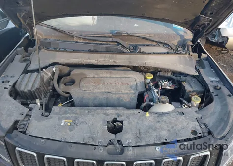 2019 Jeep Compass Latitude 4X4 z USA, uszkodzony, nr VIN 3C4NJDBB4KT839650